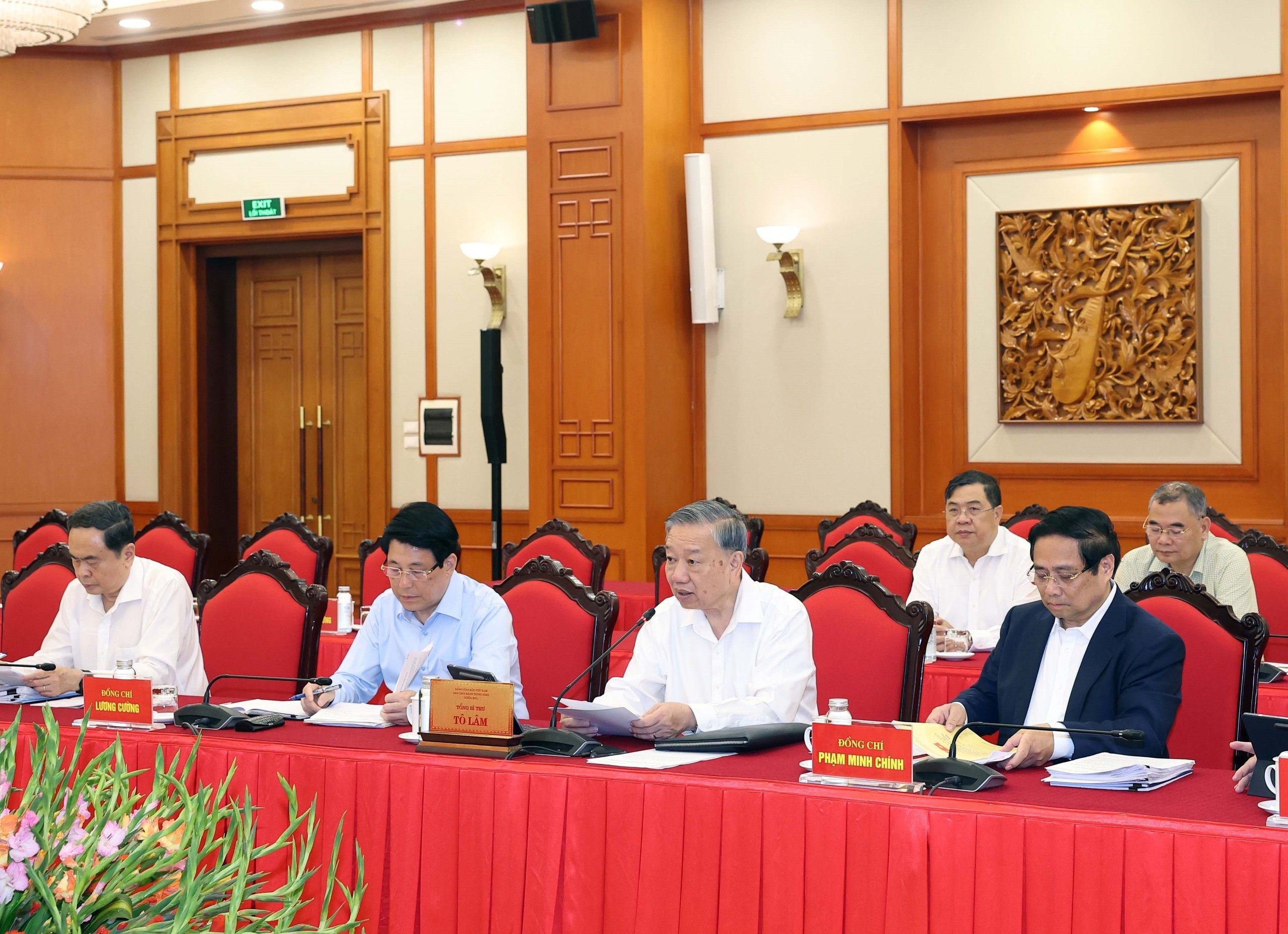 Bộ Chính trị cho ý kiến nhân sự Đại hội…