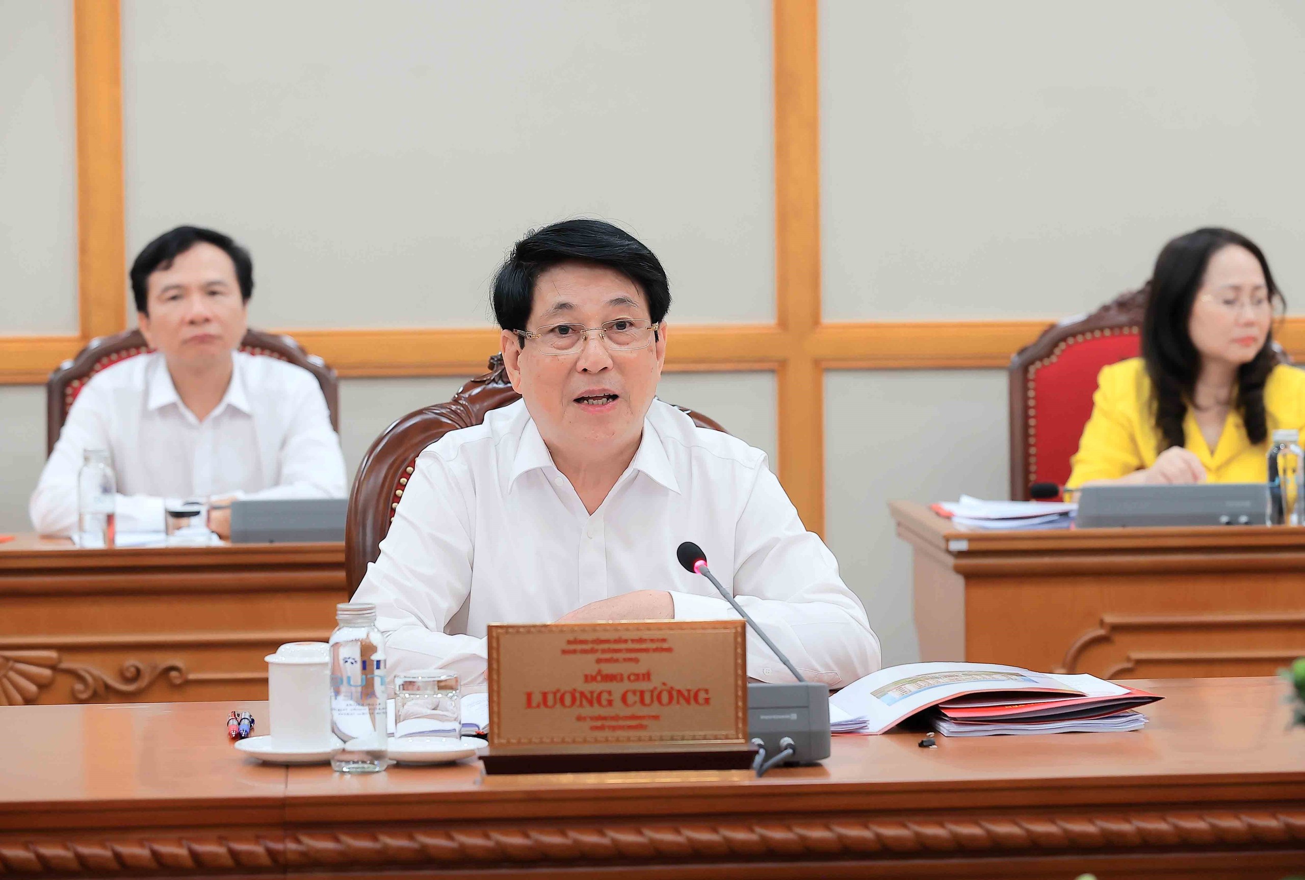 Bộ Chính trị cho ý kiến nhân …