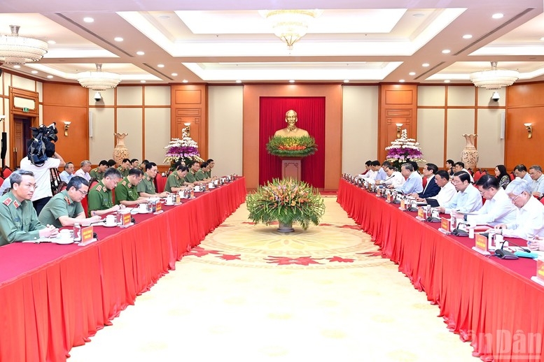 Bộ Chính trị cho ý kiến về công tác chu…