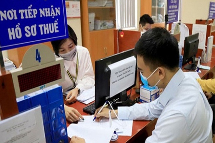 Bộ Tài chính nâng giảm trừ gia cảnh lên…