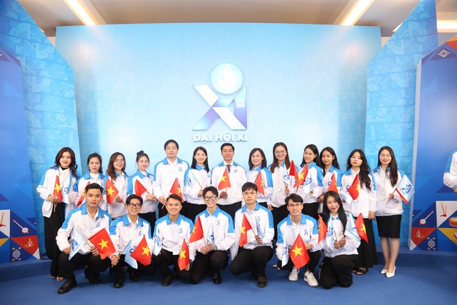 Cấp học bổng toàn phần cho sinh viên Vi…