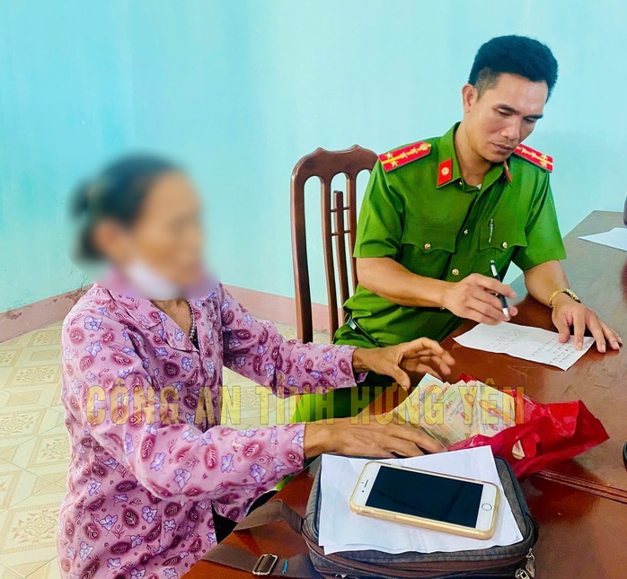 Cụ bà 72 tuổi mang 120 triệu đồng đến c…