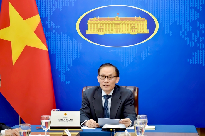 Cuộc điện đàm đầu tiên của Qu…