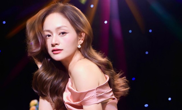 Diễn viên Lan Phương địu con đến phiên …