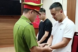 Ông chủ của công ty BĐS kín tiếng có tổ…