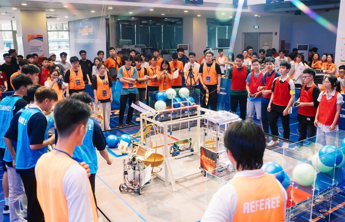 Phát triển nguồn nhân lực: Khẩn trương,…