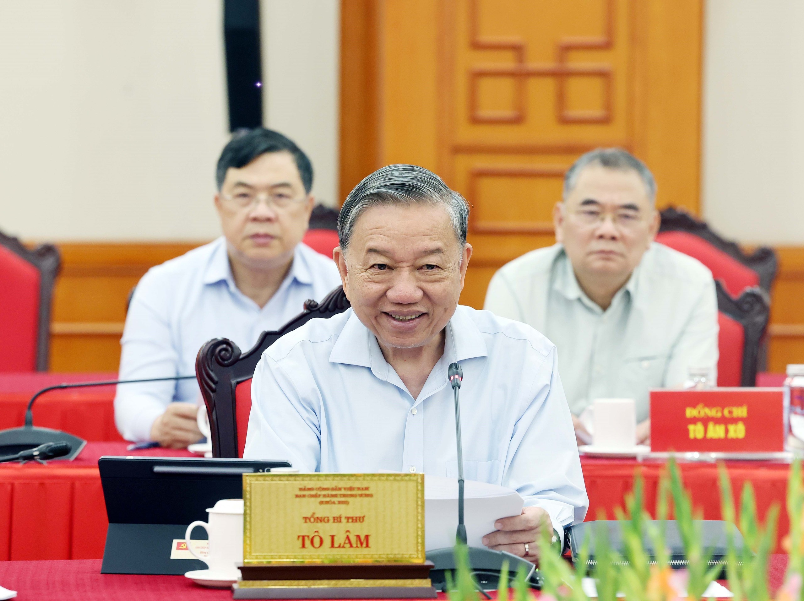 Tiếp tục hoàn thiện phương án nhân sự Đ…