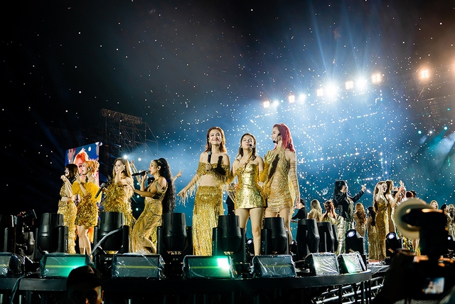 Vì sao concert chị đẹp, em xinh ít thu …